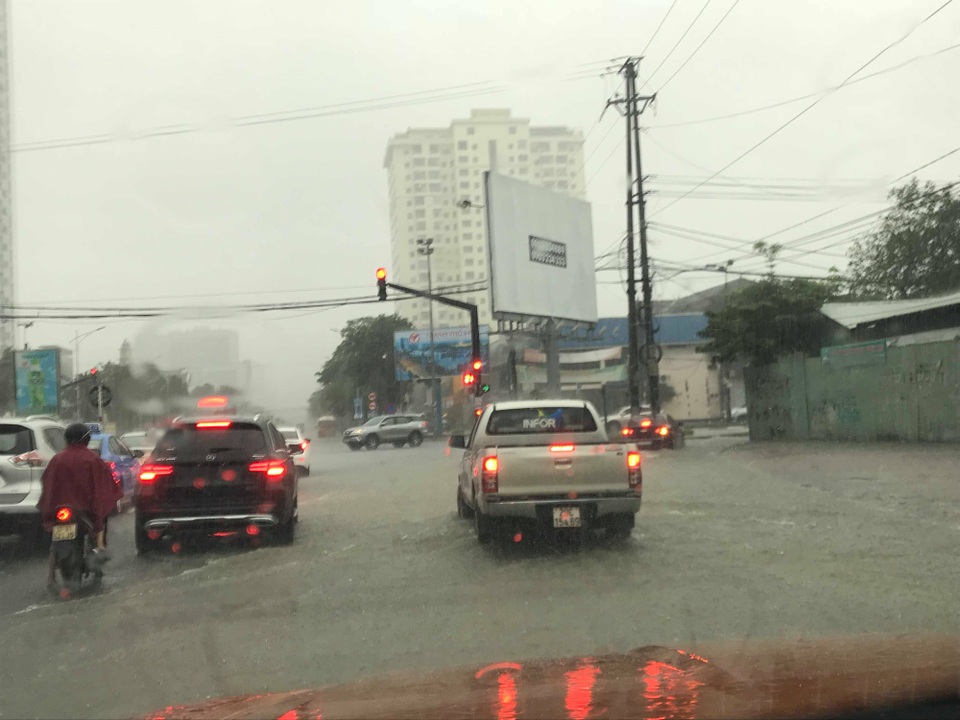 Nước bủa vây, thành phố Vinh "thất thủ" - 6 Nước bủa vây, thành phố Vinh "thất thủ" - 6