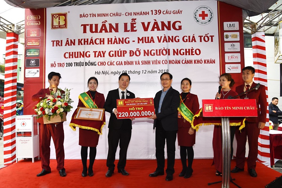 Bảo Tín Minh Châu khai mạc tuần lễ vàng “tri ân khách hàng – mua vàng giá tốt” - 2 Bảo Tín Minh Châu khai mạc tuần lễ vàng “tri ân khách hàng – mua vàng giá tốt” - 2