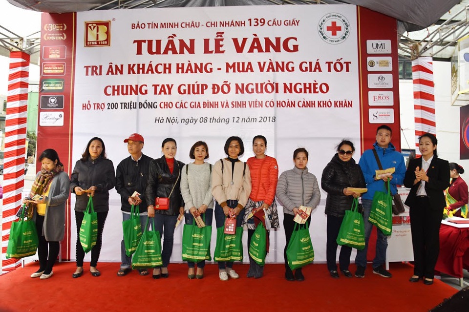 Bảo Tín Minh Châu khai mạc tuần lễ vàng “tri ân khách hàng – mua vàng giá tốt” - 3 Bảo Tín Minh Châu khai mạc tuần lễ vàng “tri ân khách hàng – mua vàng giá tốt” - 3