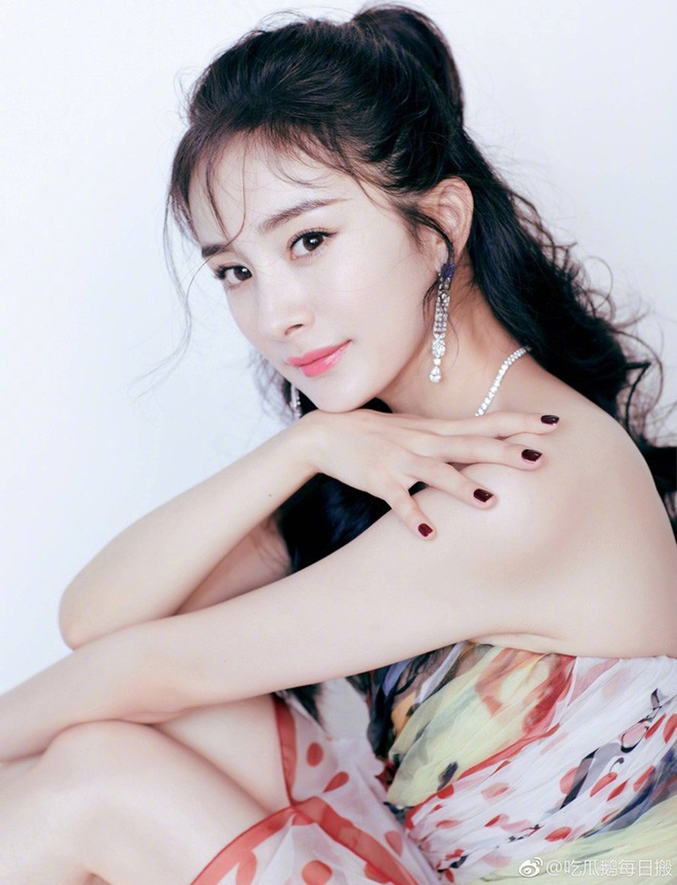 Dương Mịch lại “đốn tim” cư dân mạng bởi vẻ ngoài trong veo - 16