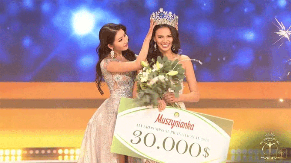 Dừng chân ở top 10 nhưng Minh Tú được trao cúp Hoa hậu Siêu quốc gia 2018 do khán giả bình chọn - 5 Cuối cùng, người đẹp Valeria Vázquez đến từ Puerto Rico xuất sắc đăng quang ngôi vị cao nhất, qua đó trở thành chủ nhân của chiếc vương miện danh giá ở mùa giải thứ 10.