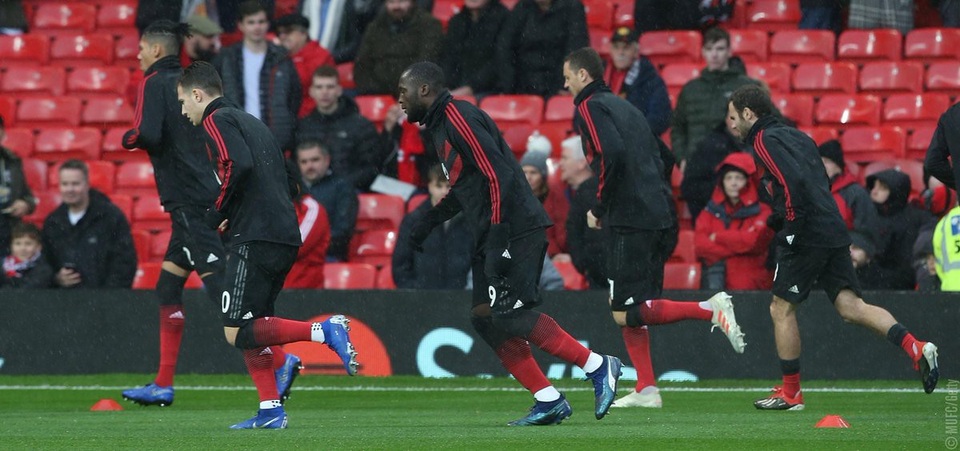 Man Utd 4-1 Fulham: Tiệc bàn thắng ở Old Trafford - 10
Lukaku (giữa) trở lại đội hình xuất phát
