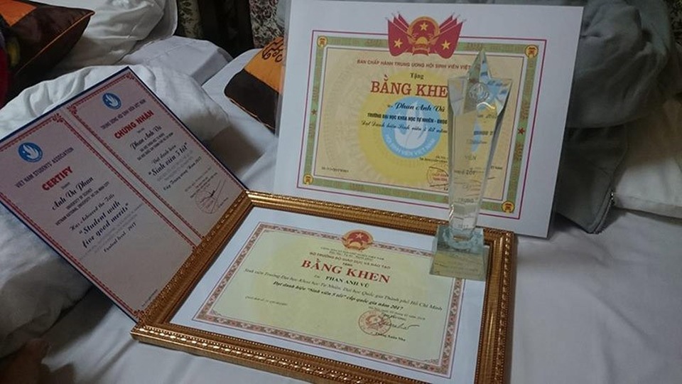 Nam sinh giải Nhất Olympic Vật lý: "Theo đuổi đến cùng đam mê khoa học" - 3 Một số thành tích của Vũ