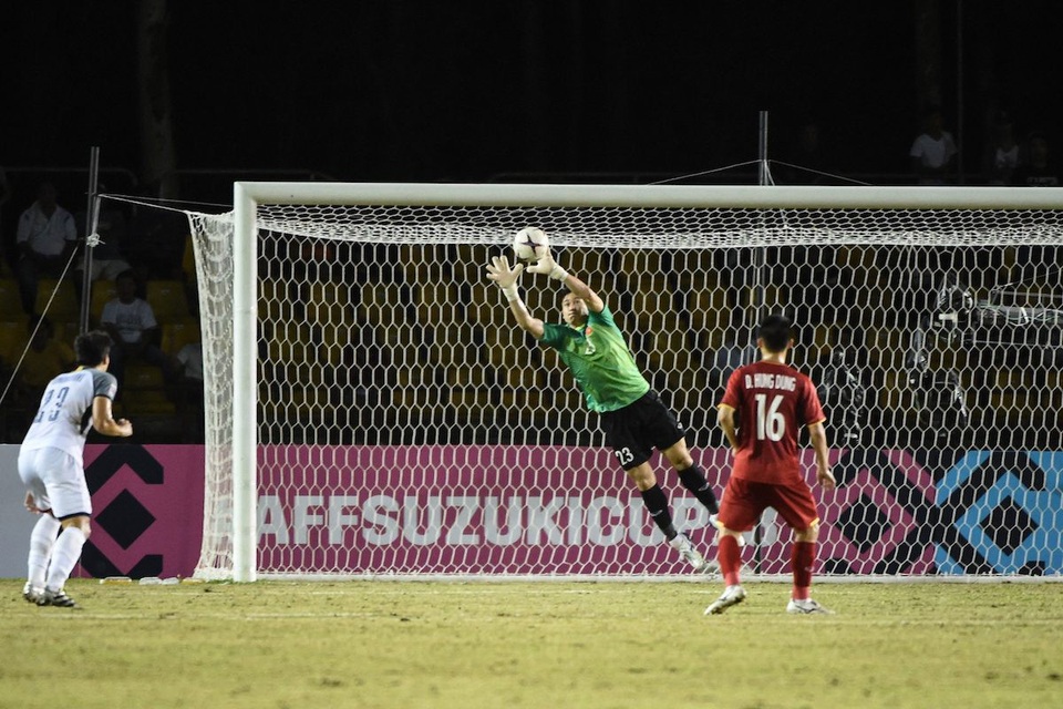 Đội hình tiêu biểu bán kết AFF Cup 2018: Việt Nam góp 4 cầu thủ - 1
Thủ thành Đặng Văn Lâm của Việt Nam