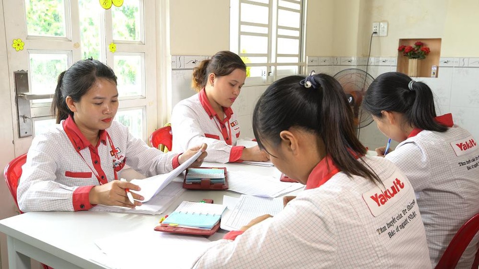 Công việc dành riêng cho phụ nữ - 3 Các Yakult Lady trong một buổi tập huấn tại Trung tâm Yakult Lady Tô Ký