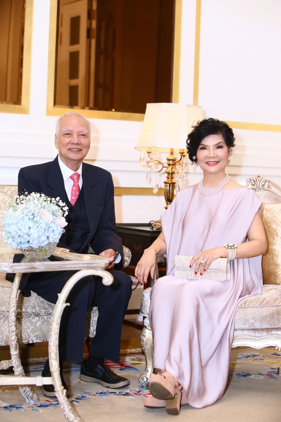 Vũ Cẩm Nhung từng khuyên chồng đi lấy vợ khác vì không thể sinh con - 6 Vũ Cẩm Nhung từng khuyên chồng đi lấy vợ khác vì không thể sinh con - 6