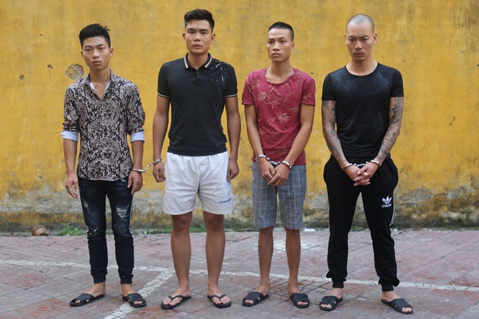 Các đối tượng vừa bị cơ quan điều tra khởi tố (Ảnh: Lan Hương).