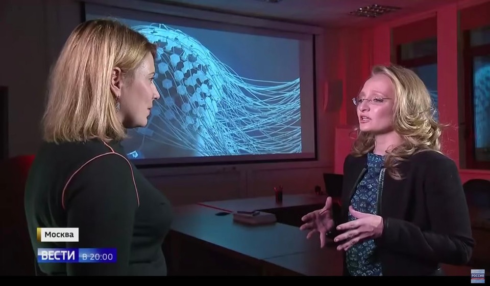 Con gái Tổng thống Putin xuất hiện hiếm hoi trước công chúng? - 1
Katerina Tikhonova (phải) trả lời phỏng vấn trên truyền hình Nga gần đây (Ảnh: New York Times)