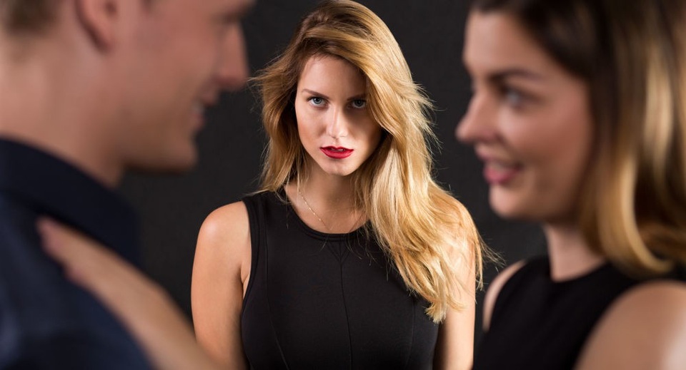 Tiết lộ cách xác định xu hướng ngoại tình ở phụ nữ - 1