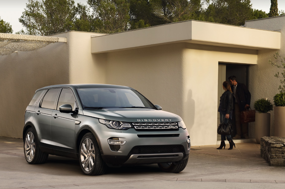 Ưu đãi hấp dẫn khi mua xe Range Rover Evoque và Discovery Sport chơi Tết - 3 Ưu đãi hấp dẫn khi mua xe Range Rover Evoque và Discovery Sport chơi Tết - 3