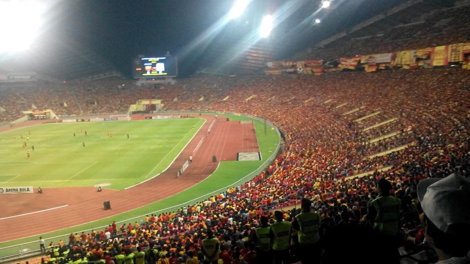 Vì sao các sân bóng ở Malaysia luôn là nỗi ám ảnh cho các đội khách? - 2 Sân Shah Alam chỉ nhỏ hơn sân Bukit Jalil chút xíu, với sức chứa khoảng 82.000 người