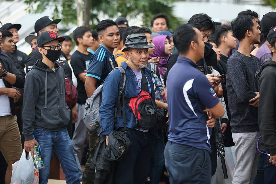 Hàng nghìn CĐV Malaysia xếp hàng qua đêm mua vé xem trận chung kết - 7 Hàng nghìn CĐV Malaysia xếp hàng qua đêm mua vé xem trận chung kết - 7