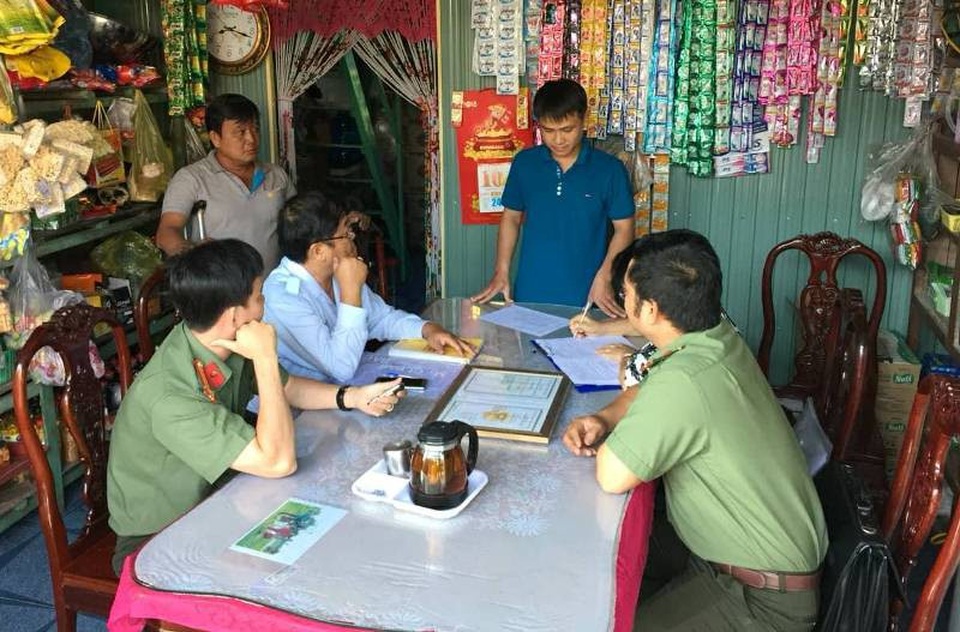 Làm giả bằng bác sĩ, tổ chức khám chữa bệnh ngang nhiên - 2 Đoàn kiểm tra làm việc với Nguyễn Hoàng Ân