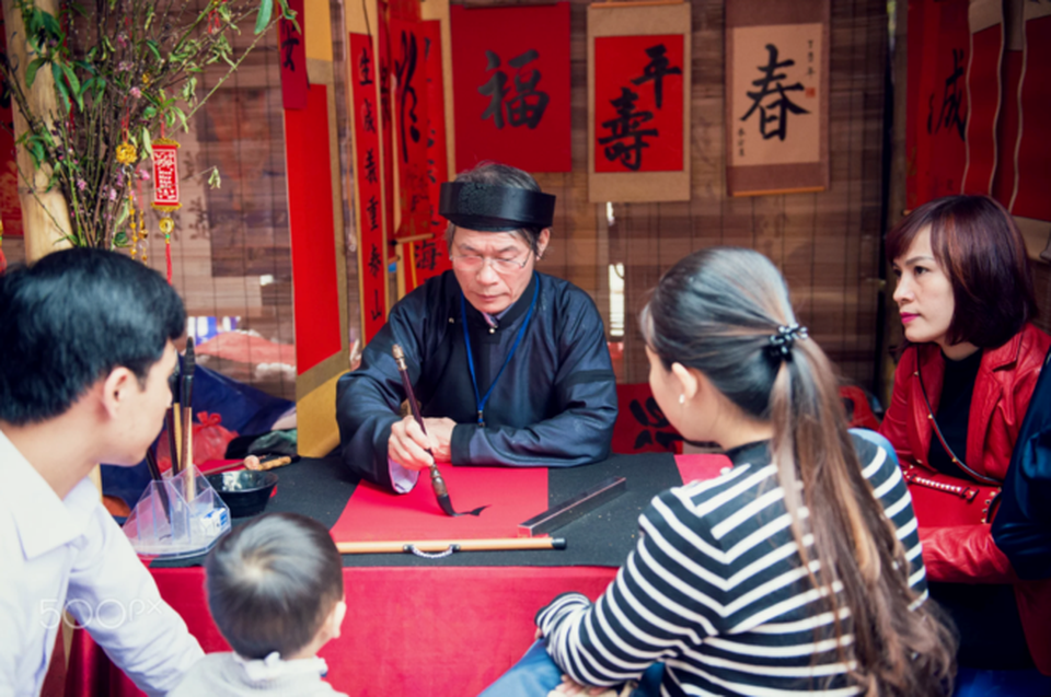 Tái hiện cảnh sĩ tử lều chõng đi thi trong Hội chữ Xuân 2018 - 2 Bên cạnh các hoạt động cho chữ là rất nhiều hoạt động đặc sắc khác.