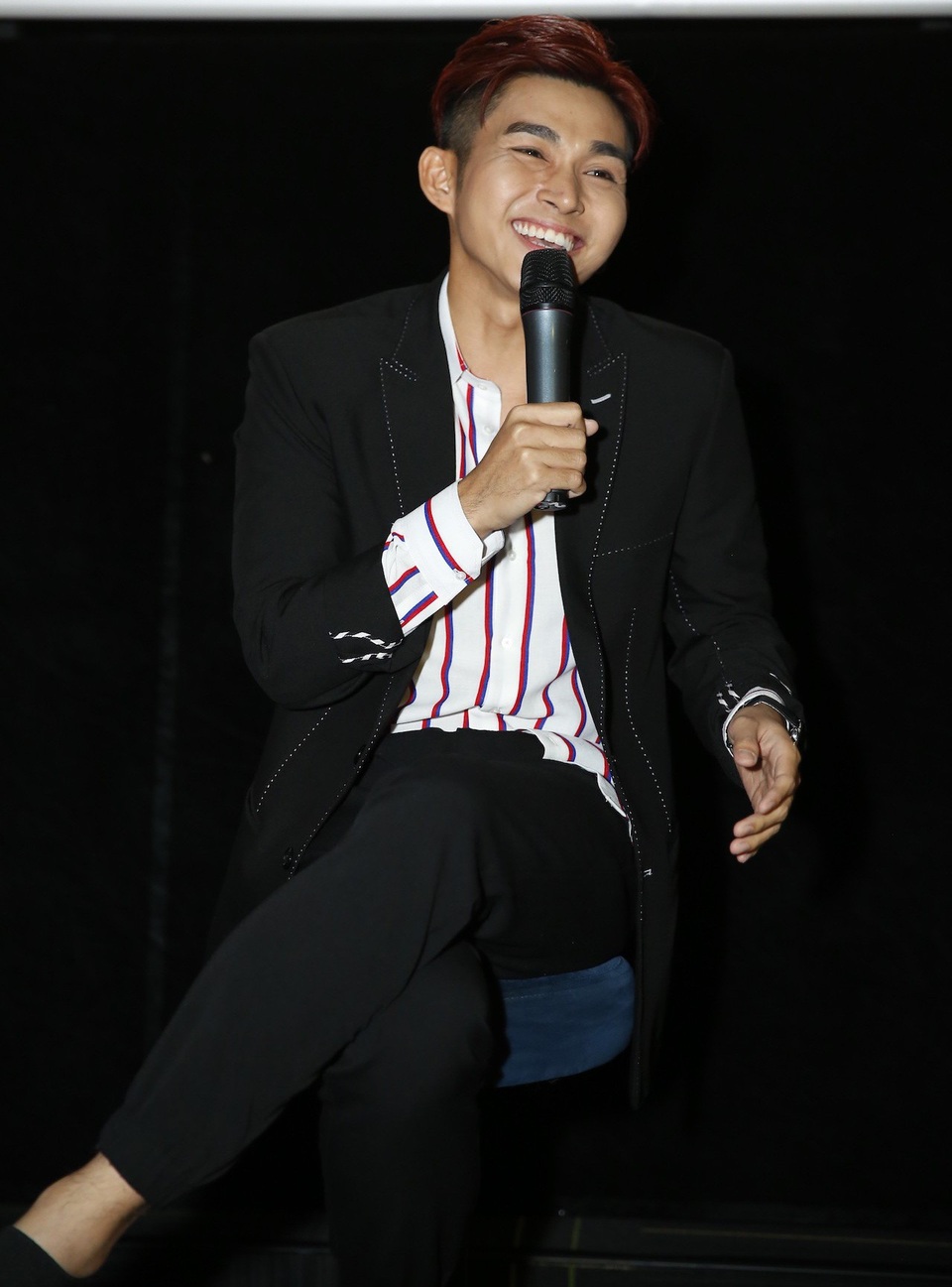 “Mỗi khi cầm điện thoại lên đều ý thức cất điện thoại vào để nói chuyện với bố, dù không biết nói gì hết”.