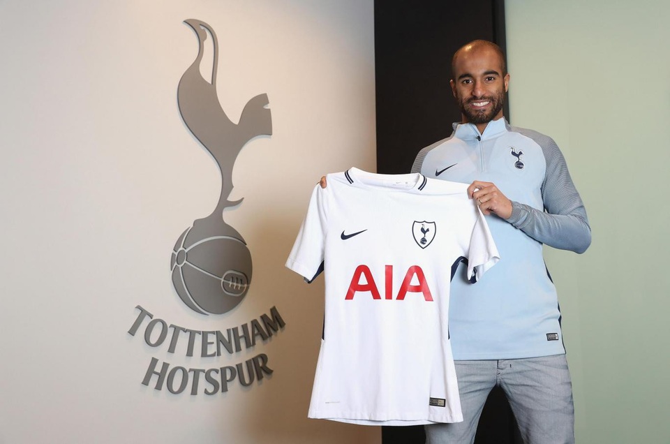 Trang chủ của Tottenham thông báo CLB đã chính thức sở hữu cầu thủ chạy cánh Lucas Moura từ PSG. Mức phí mà Spurs chi ra cho thương vụ này vào khoảng 25 triệu bảng. Cầu thủ người Brazil ký hợp đồng có thời hạn 5,5 năm với Tottenham và sẽ khoác áo số 27 ở CLB.