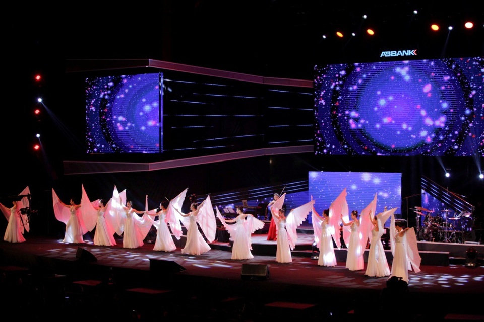 Đại nhạc hội tết An Bình 2018: Cùng sao Việt sải cánh yêu thương - 1