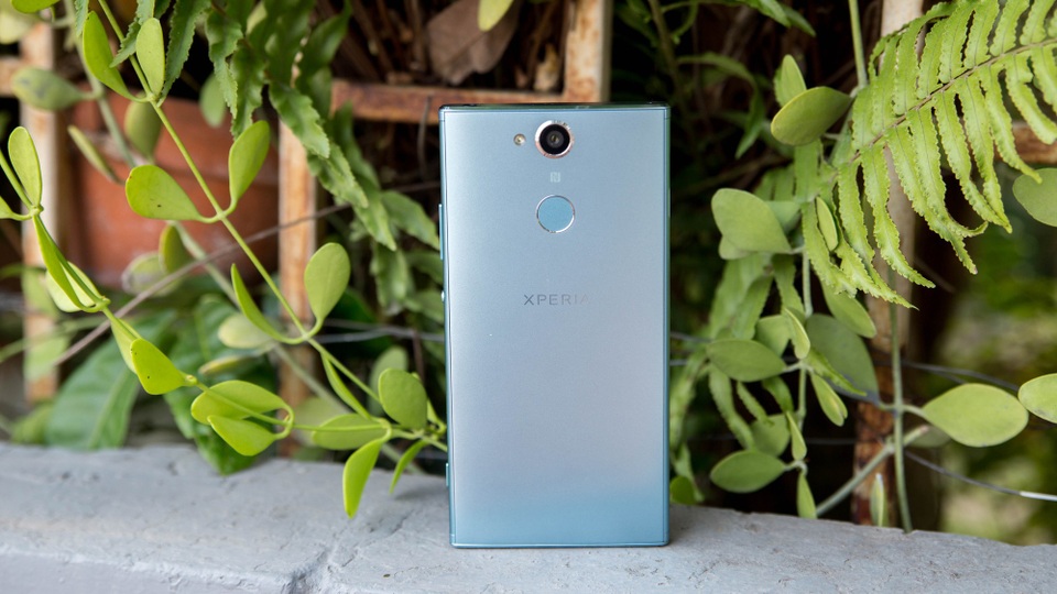 Xperia XA2 mới nhất của Sony bất ngờ xuất hiện tại Việt Nam - 10 Hiện giá bán và ngày lên kệ vẫn chưa được tiết lộ. Tuy nhiên, các nguồn tin cho biết, máy sẽ lên kệ trong khoảng những ngày đầu tháng 2 tới đây.