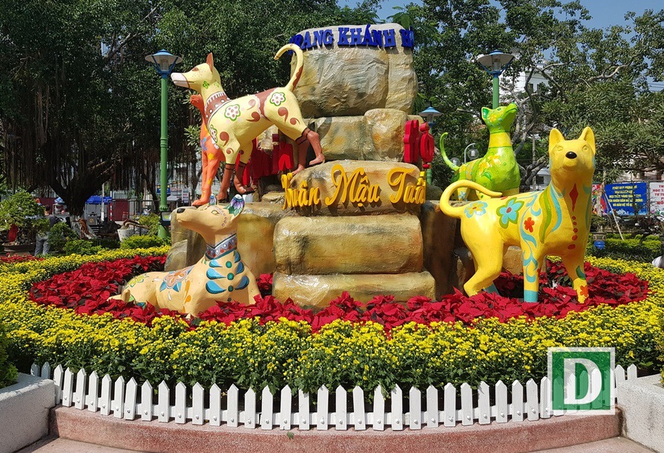 Nha Trang trưng bày khá nhiều chú chó ngộ nghĩnh để đón năm mới Mậu Tuất