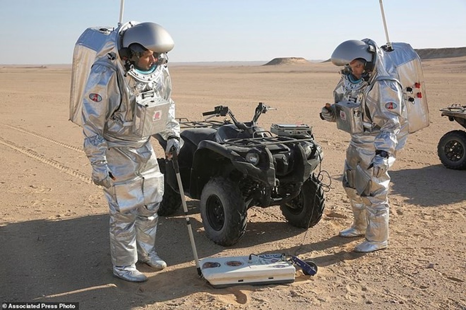 NASA mô phỏng con người sống trên Sao Hỏa ở sa mạc hơn 50 độ C - 1 NASA mô phỏng con người sống trên Sao Hỏa ở sa mạc hơn 50 độ C - 1