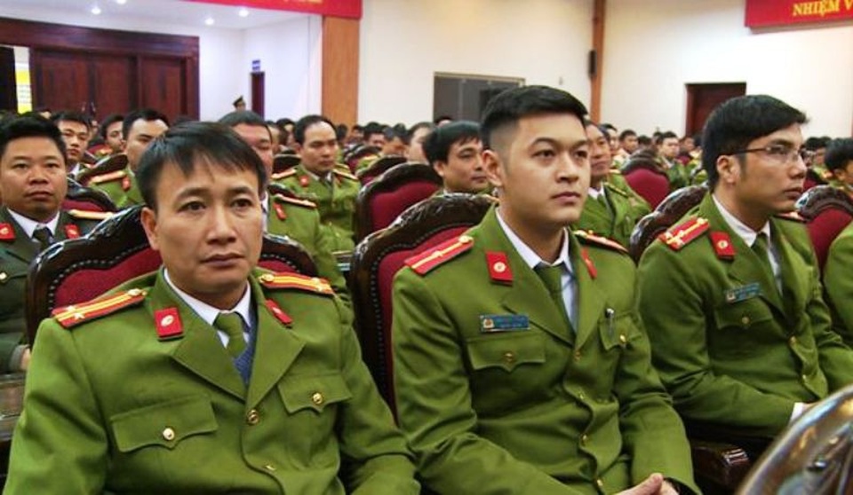 Tăng cường 340 cán bộ, chiến sỹ công an tỉnh xuống địa bàn bảo đảm tết Mậu Tuất - 2 Các cán bộ, chiến sỹ trong lễ công bố quyết định tăng cường cán bộ chiến sỹ xuống cơ sở bảo đảm an ninh trật tự dịp Tết Nguyên đán Mậu Tuất 2018 (ảnh: Công an Thái Bình)