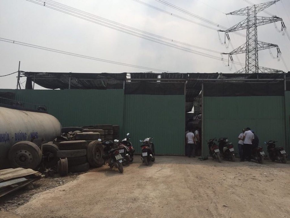 Khám phá đường dây rút ruột xăng dầu từ xe bồn ngày cận tết - 1 Kho bãi nơi rút ruột xăng dầu