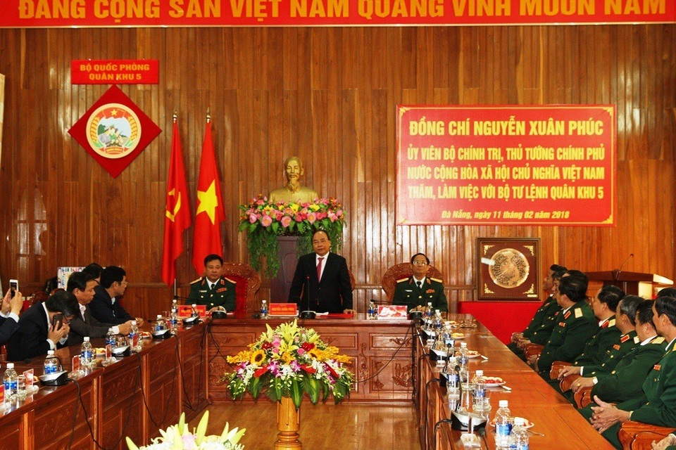 Thủ tướng Nguyễn Xuân Phúc thăm và làm việc với Bộ tư lệnh Quân khu 5 - 2
...và làm việc với Bộ tư lệnh Quân khu 5