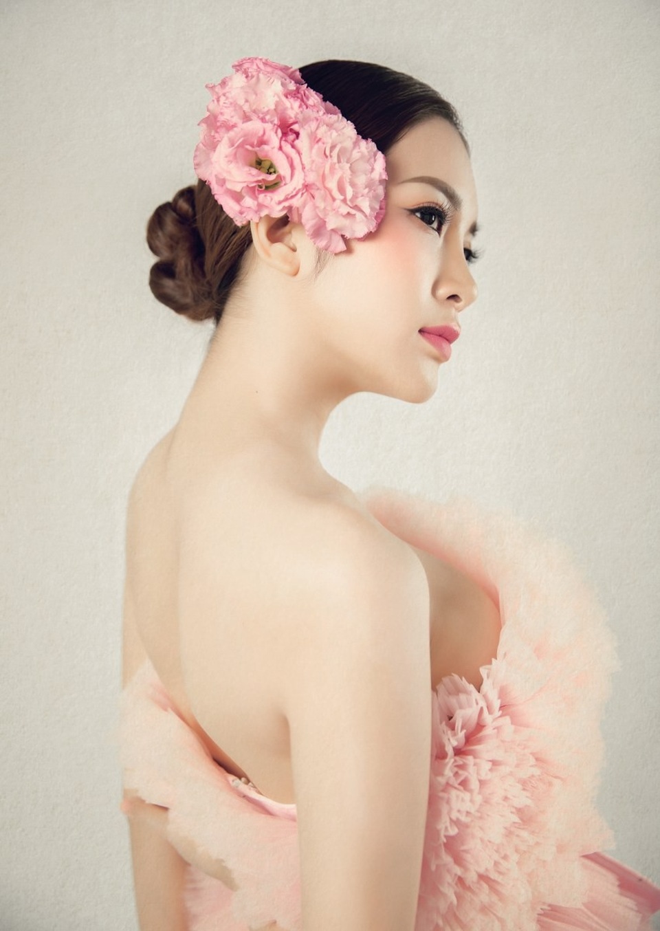 Mỗi khi nhắc về Hà Nội, Yan My không khỏi bồi hồi. Đã vào Nam lập nghiệp được một thời gian, nhưng ký ức về Hà Nội vẫn in đậm trong tâm trí cô mỗi ngày. Yan My cho biết, điều cô nhớ nhất về Hà Nội là phố cổ, nhà cổ, làng cổ và 4 mùa xuân hạ thu đông khiến cho cô có 4 cảm giác khác nhau.