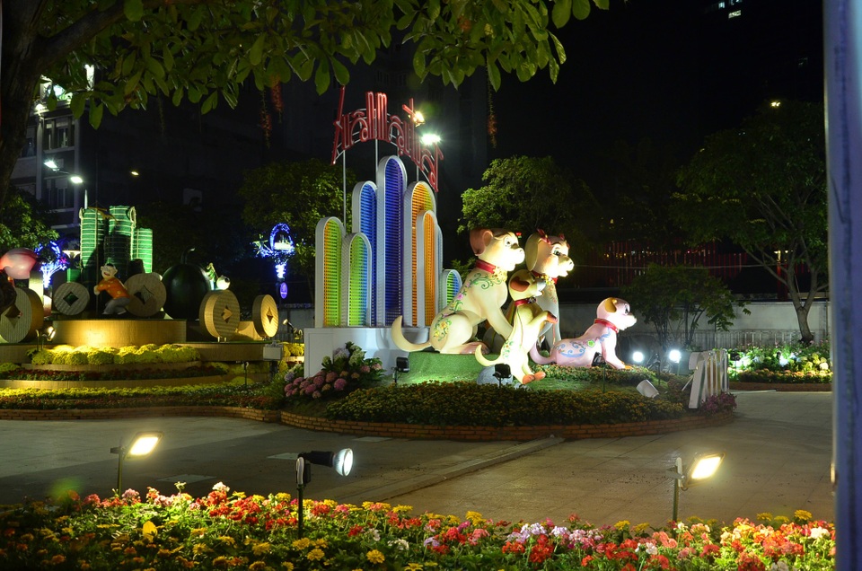Ngắm Đường hoa Nguyễn Huệ 2018 trước giờ khai mạc - 7 Ngắm Đường hoa Nguyễn Huệ 2018 trước giờ khai mạc - 7