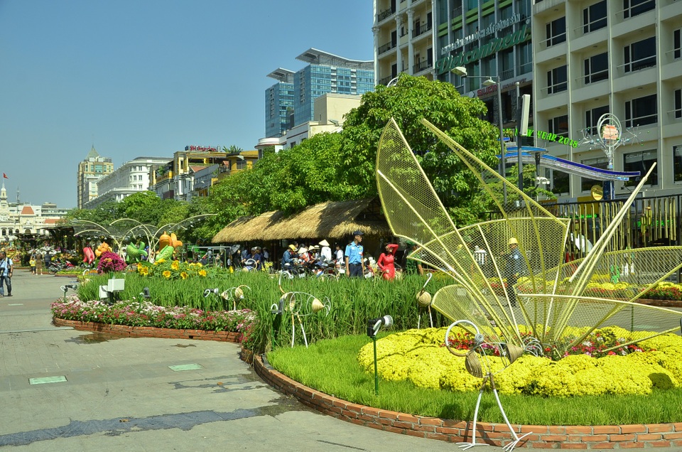 Ngắm Đường hoa Nguyễn Huệ 2018 trước giờ khai mạc - 5 Bối cảnh đồng quê với cây lúa nước vẫn sẽ tái hiện trong đường hoa Nguyễn Huệ 2018