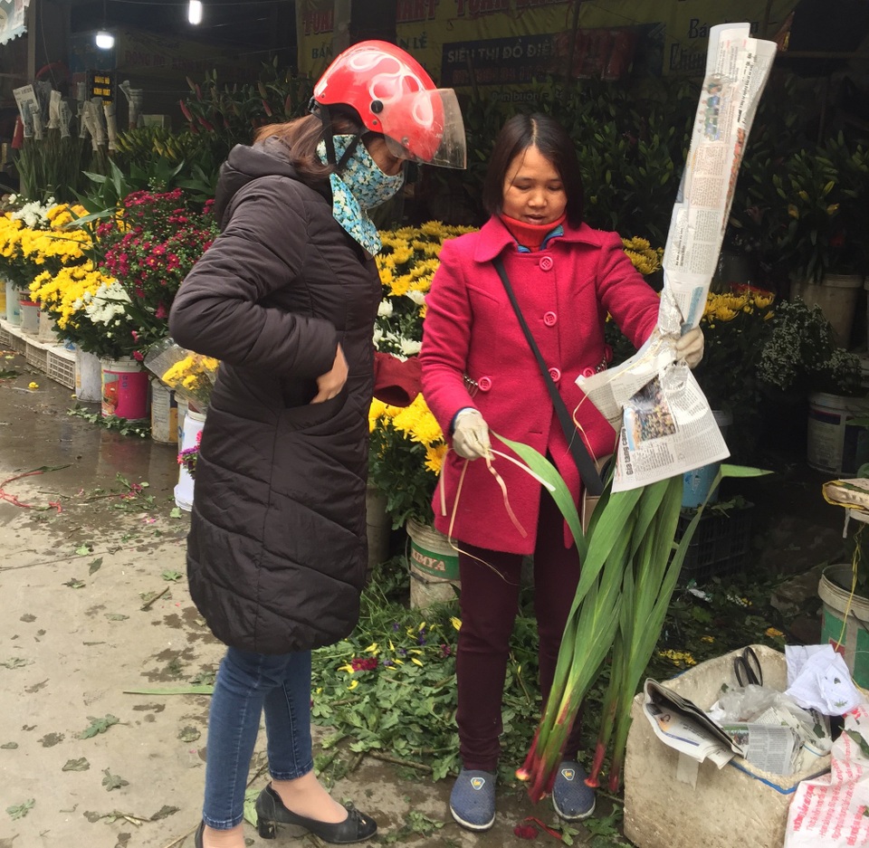 Hoa quả thắp hương thi nhau "nhảy" giá ngày cận Tết - 3 Hoa quả thắp hương thi nhau "nhảy" giá ngày cận Tết - 3