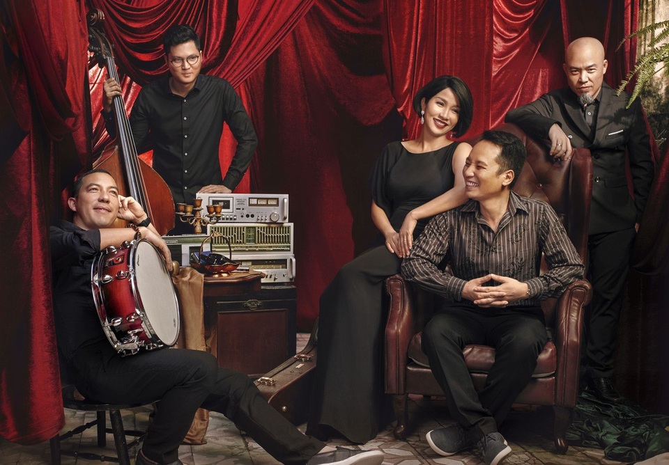 Bốn album nhạc không thể bỏ qua trong dịp Tết Mậu Tuất - 1 Mỹ Linh cùng ban nhạc Anh Em ấp ủ tới 12 năm mới thực hiện xong Chat với Mozart II.