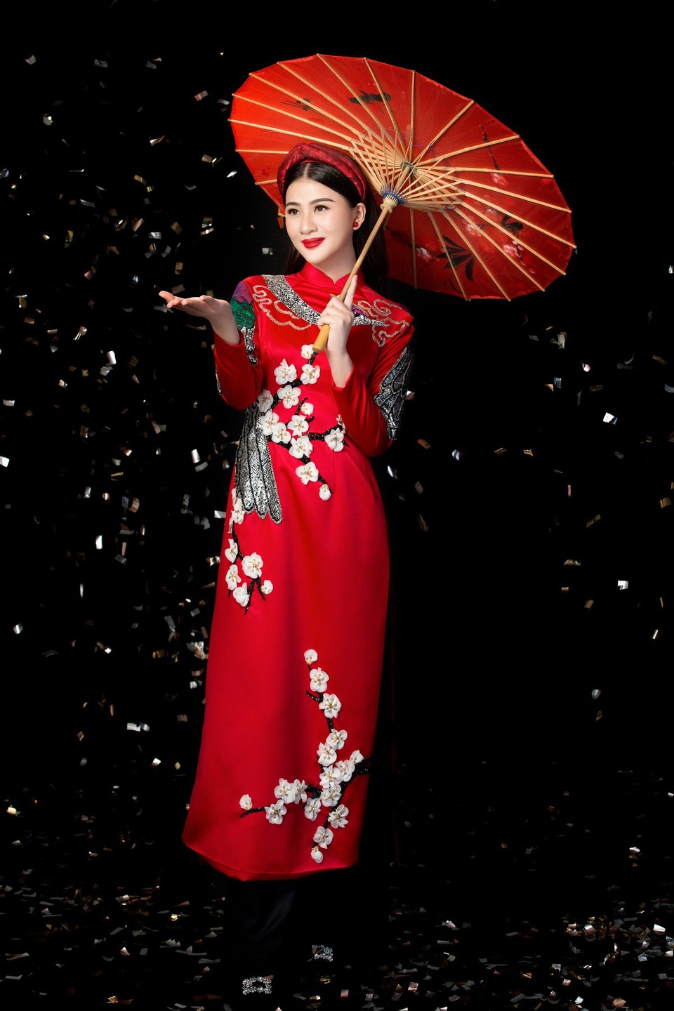 Chân dài Việt giãi bày chuyện bị đại gia và đồng nghiệp "gạ tình đổi tiền" - 12