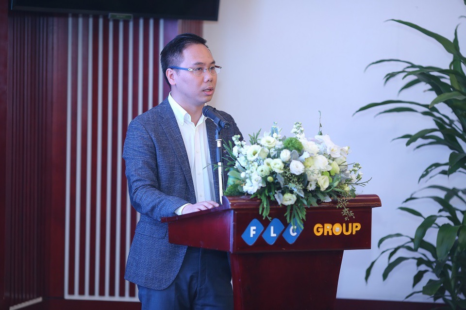 Tập đoàn FLC giới thiệu quần thể nghỉ dưỡng FLC Quảng Bình - 2
Ông Đặng Tất Thắng phát biểu trong buổi lễ