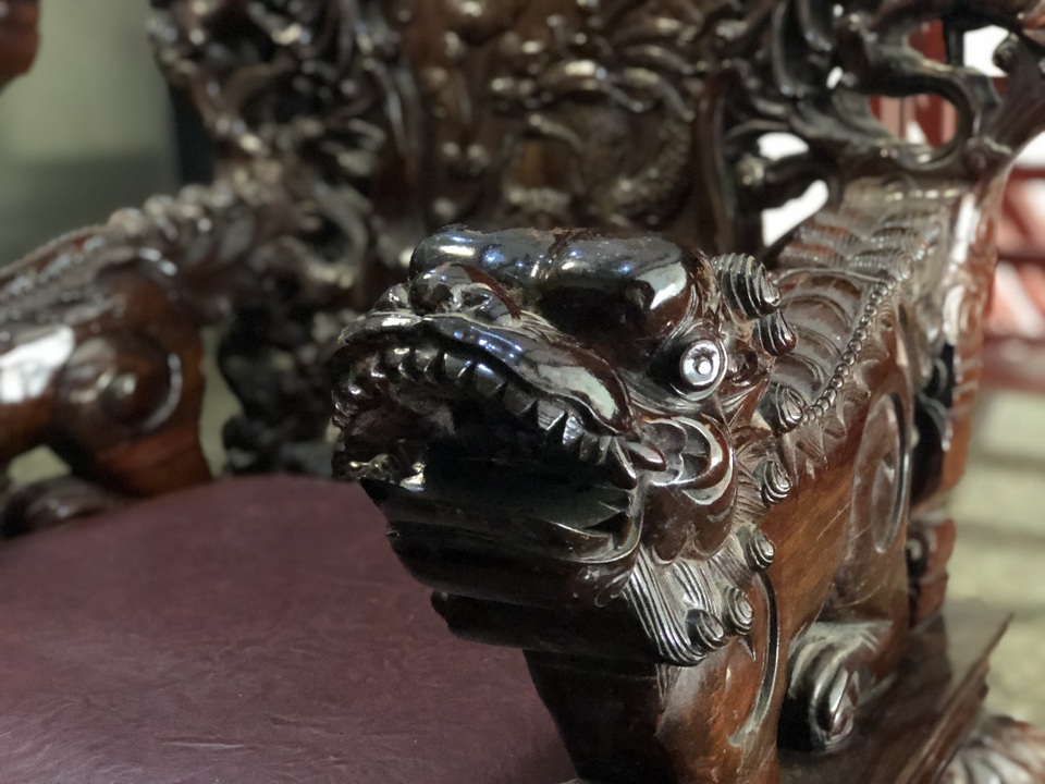 Mê mẩn bộ bàn ghế "thập thất long", trả ngay 5 tỷ đồng chủ nhà vẫn lắc đầu - 9 Mê mẩn bộ bàn ghế "thập thất long", trả ngay 5 tỷ đồng chủ nhà vẫn lắc đầu - 9