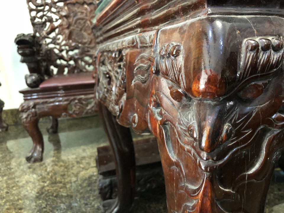 Mê mẩn bộ bàn ghế "thập thất long", trả ngay 5 tỷ đồng chủ nhà vẫn lắc đầu - 7 Mê mẩn bộ bàn ghế "thập thất long", trả ngay 5 tỷ đồng chủ nhà vẫn lắc đầu - 7