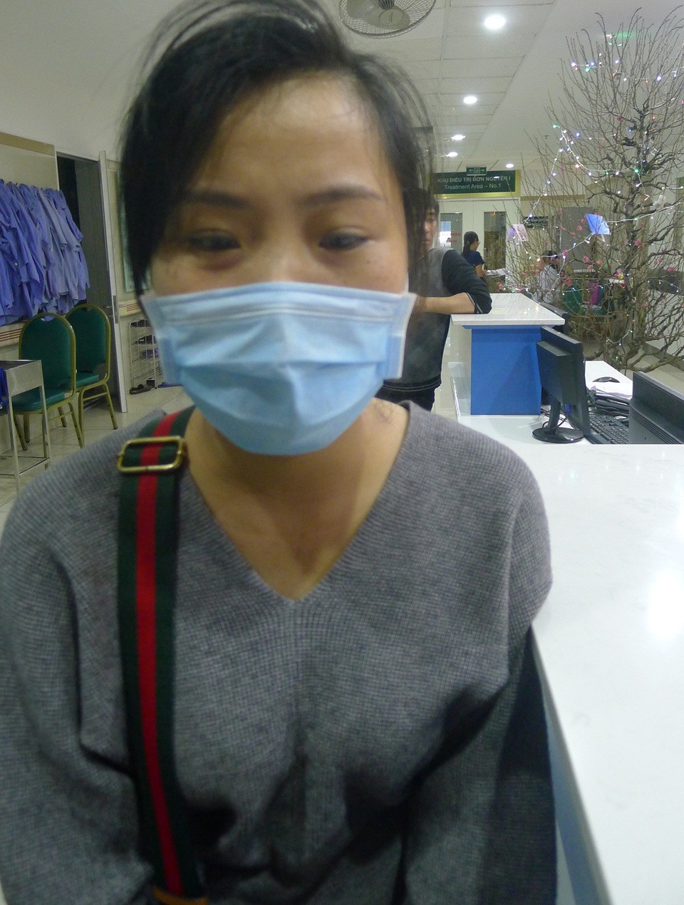 "Con chỉ có mình mẹ thôi, xin mẹ đừng chết !" - 4 Nhà có một mẹ, một con nên trong cuộc chiến với tử thần của mẹ chỉ có mình em Quỳnh.