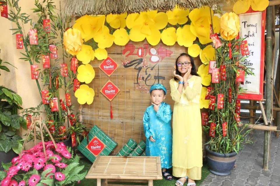 Tết này bố mẹ hãy lì xì con “ thời gian”! - Ảnh 1.