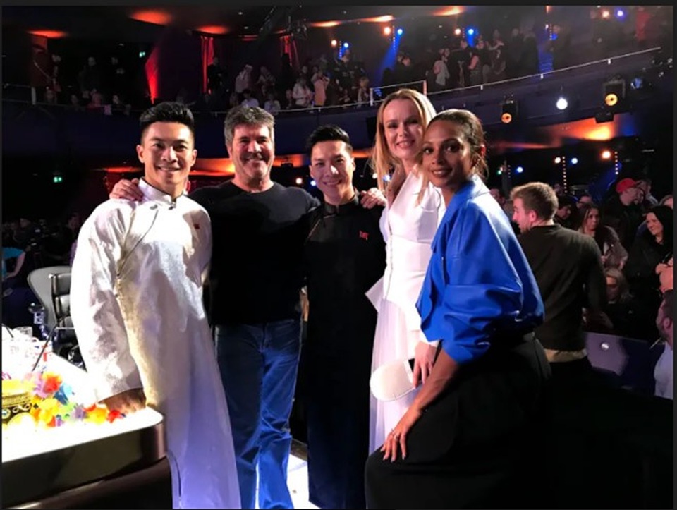 Quốc Cơ - Quốc Nghiệp khiến huấn luyện viên "choáng" tại Britain's Got Talent - 1 Quốc Cơ - Quốc Nghiệp và các vị giám khảo của Britains Got Talent.