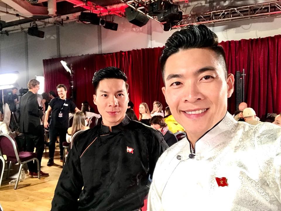 Quốc Cơ - Quốc Nghiệp khiến huấn luyện viên "choáng" tại Britain's Got Talent - 4 Quốc Cơ - Quốc Nghiệp tự hào vì đã mang được áo dài truyền thống và xiếc Việt ra thế giới.