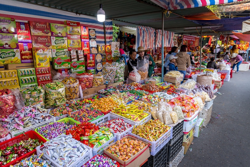 Chợ Hội An ngập tràn sắc Tết