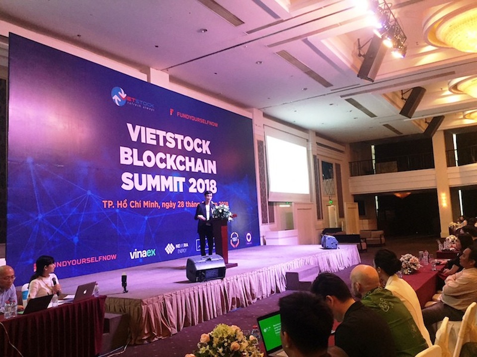 Nóng vội với tiền ảo: Tiền mất tật mang - 2 Các chuyên gia khuyên nhà đầu tư cần cẩn trọng với những thông tin đầu tư siêu lợi nhuận, sinh lời nhanh.