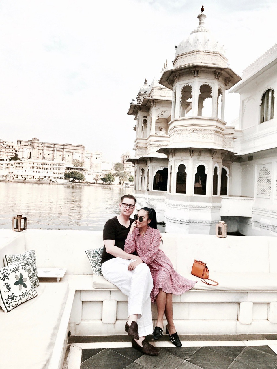 Chồng của Đoan Trang từng hứa với cô một ngày nào đó anh sẽ đưa cô đến đây. Và chồng Tây đã thực hiện lời hứa để biến giấc mơ của Đoan Trang thành hiện thực khi đưa mình đến đây tổ chức sinh nhật cho cô.