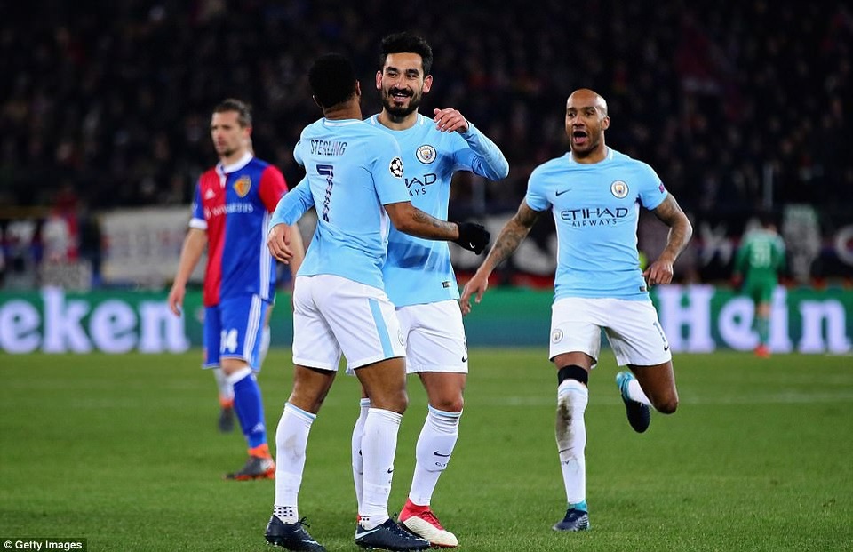 Basel 0-4 Man City: Đẳng cấp vượt trội - 2
Gundogan (giữa) lập một cú đúp