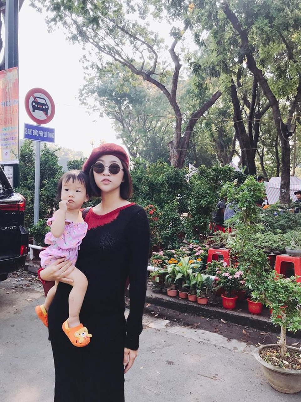 Sao Việt tất bật trong những ngày cuối năm - 12