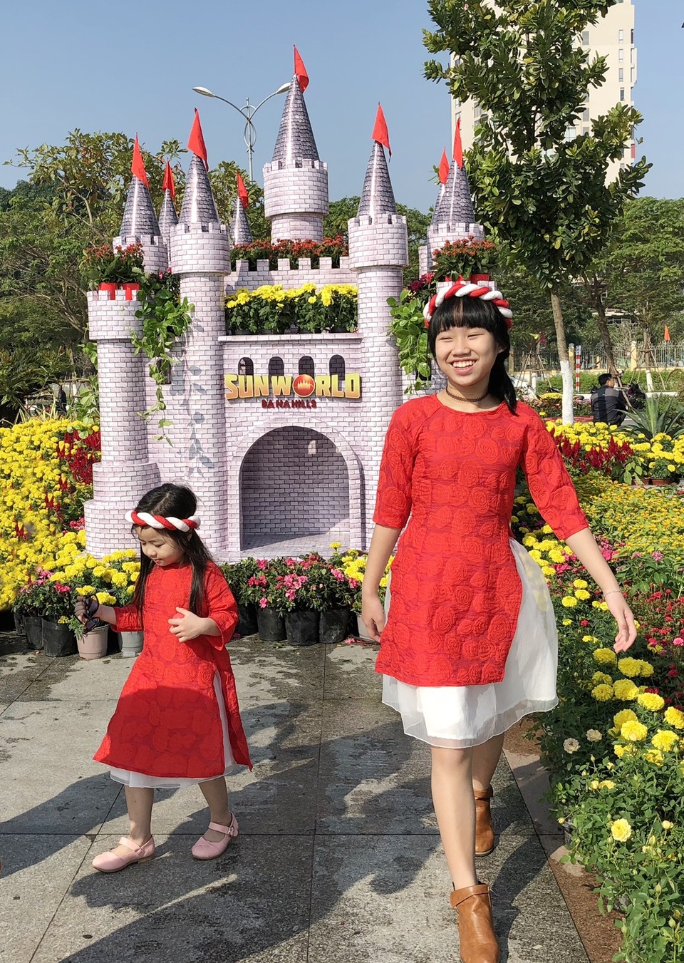 Người dân Đà Nẵng náo nức du xuân sớm - 6 Người dân Đà Nẵng náo nức du xuân sớm - 6