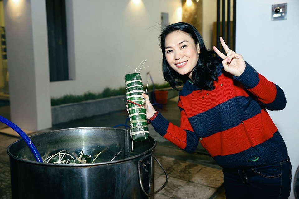Mỹ Tâm chia sẻ, năm nay cô gói 50 đòn bánh, trong đó còn có những đòn bánh chay để phù hợp với nhu cầu của nhiều người.