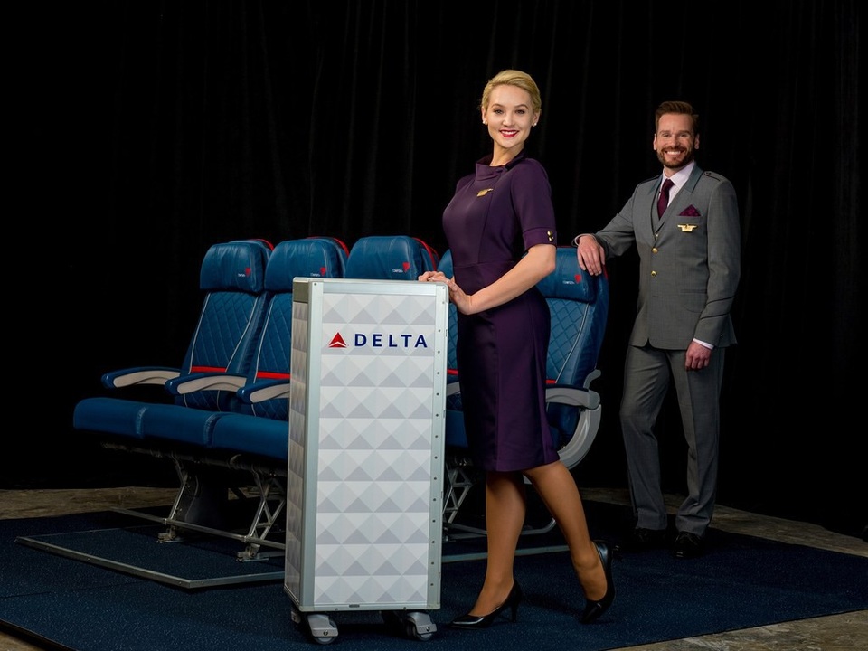 Những hãng hàng không có đồng phục thanh lịch nhất thế giới - 2