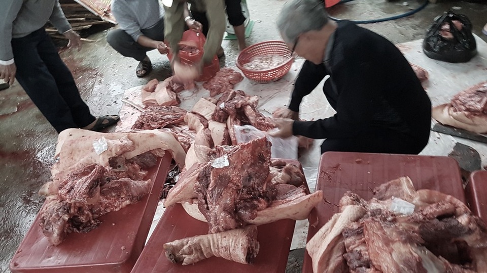 30 Tết, thôn xóm hồ hởi chia thịt bò, heo “nuôi chung” - 6