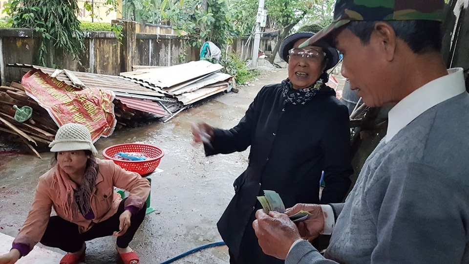 30 Tết, thôn xóm hồ hởi chia thịt bò, heo “nuôi chung” - 8